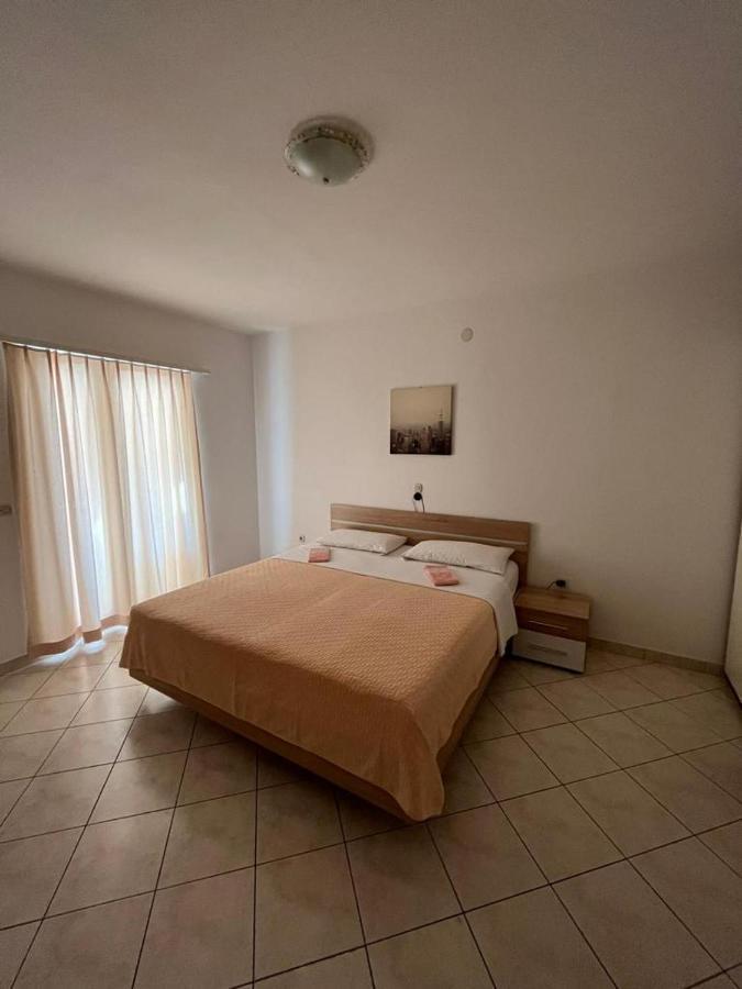 Apartments Filip Fažana エクステリア 写真