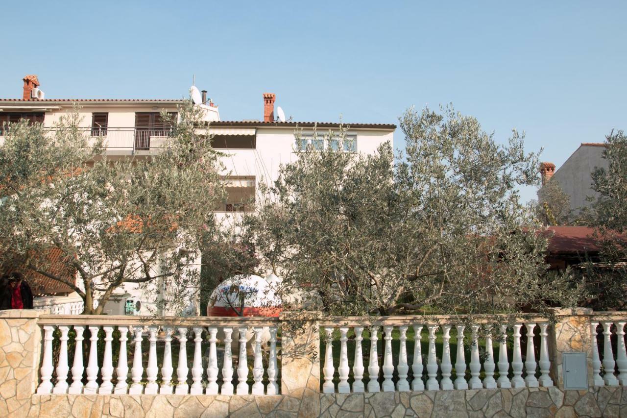 Apartments Filip Fažana エクステリア 写真