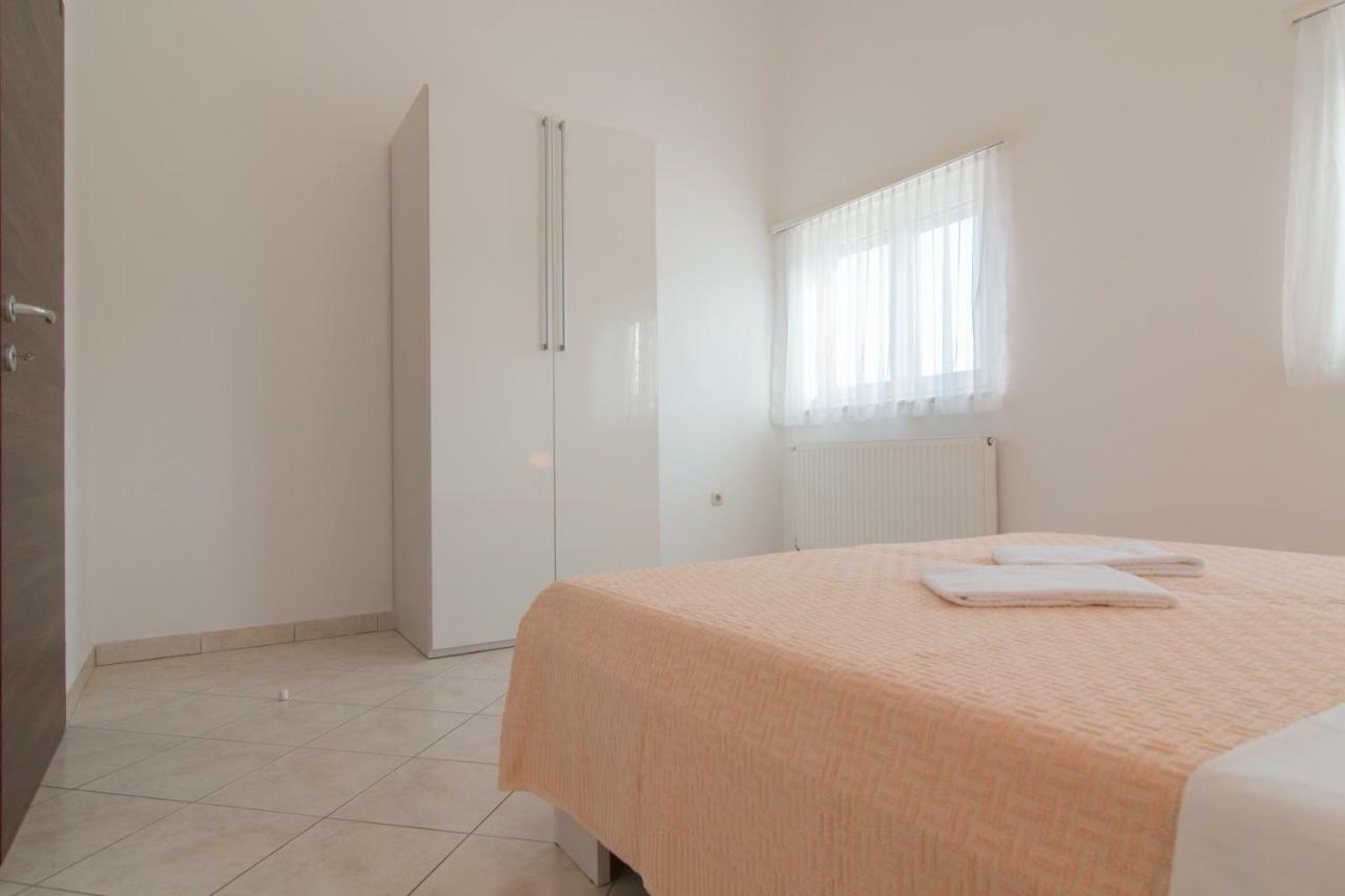 Apartments Filip Fažana エクステリア 写真